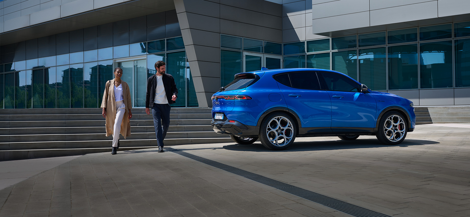 Alfa Romeo Tonale Napoli. Vivi lo stile.