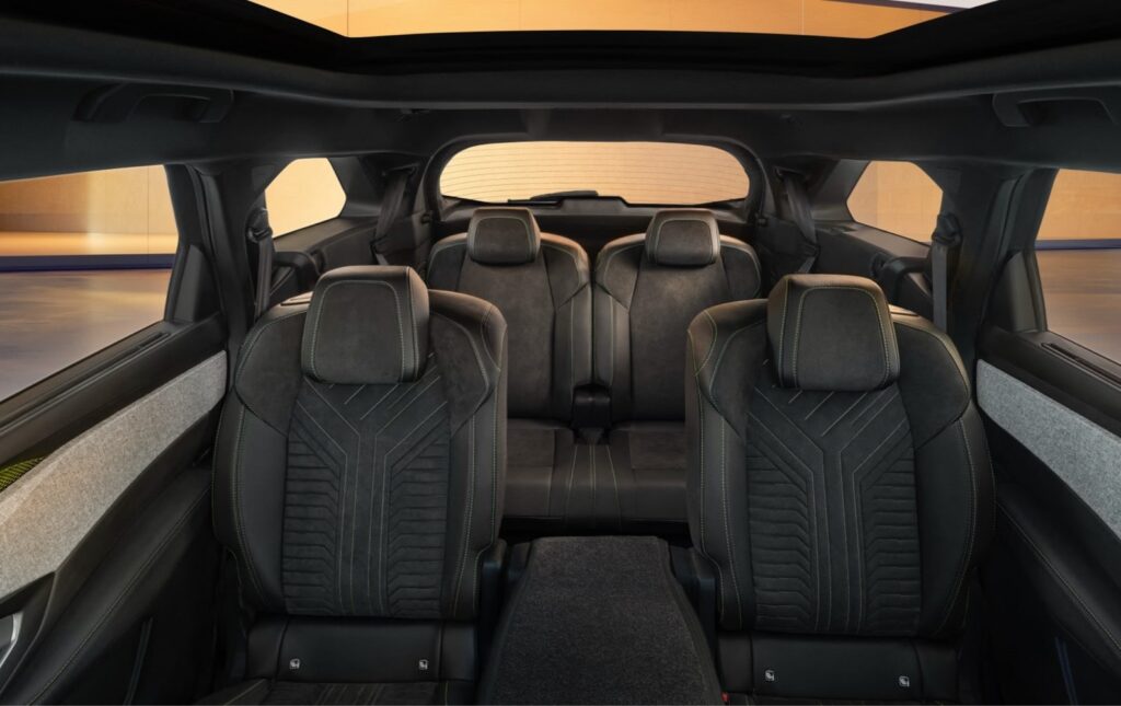 peugeot 5008 spazio interno autouno napoli