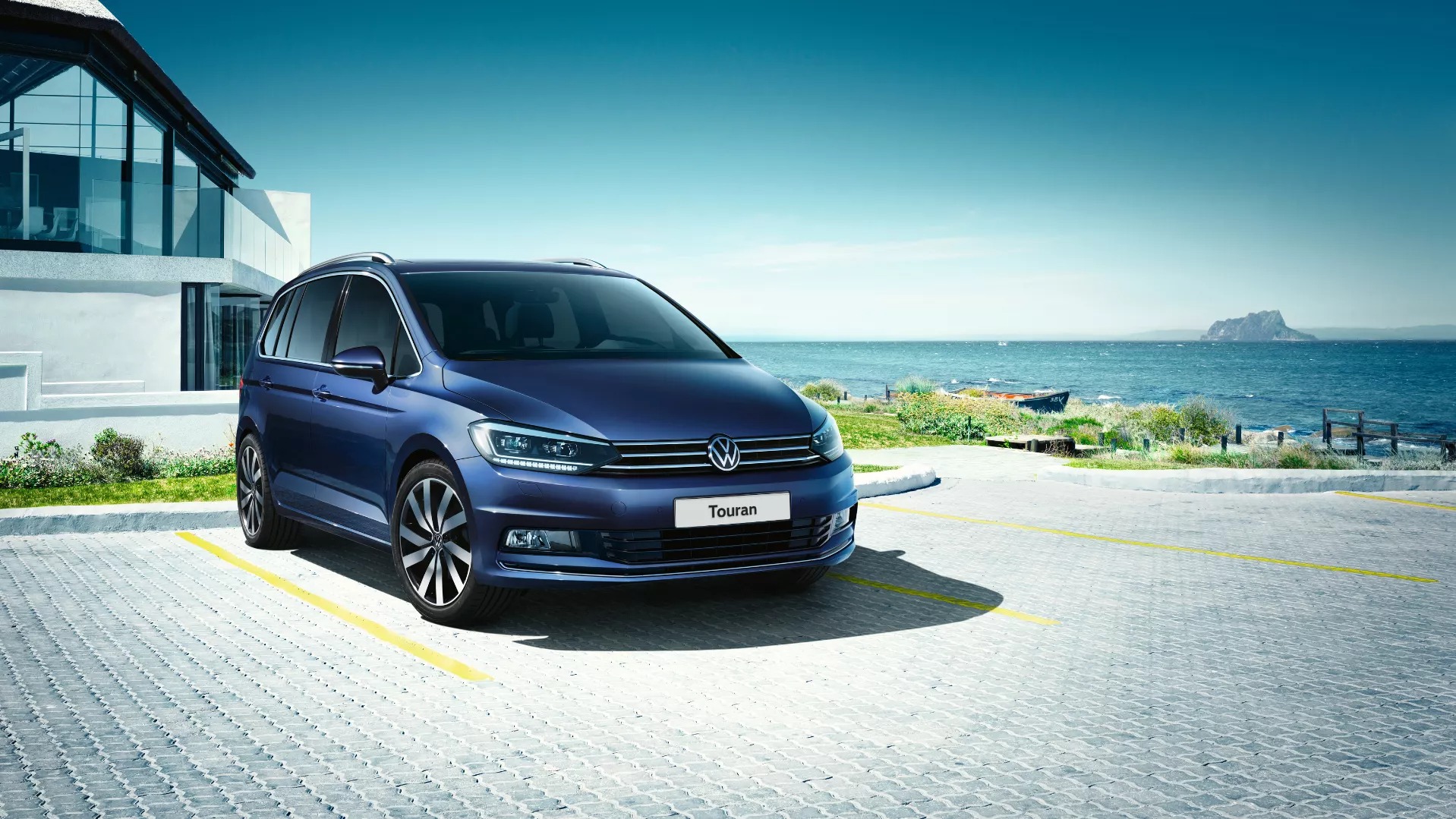 Volkswagen Touran Napoli. Massima versatilità