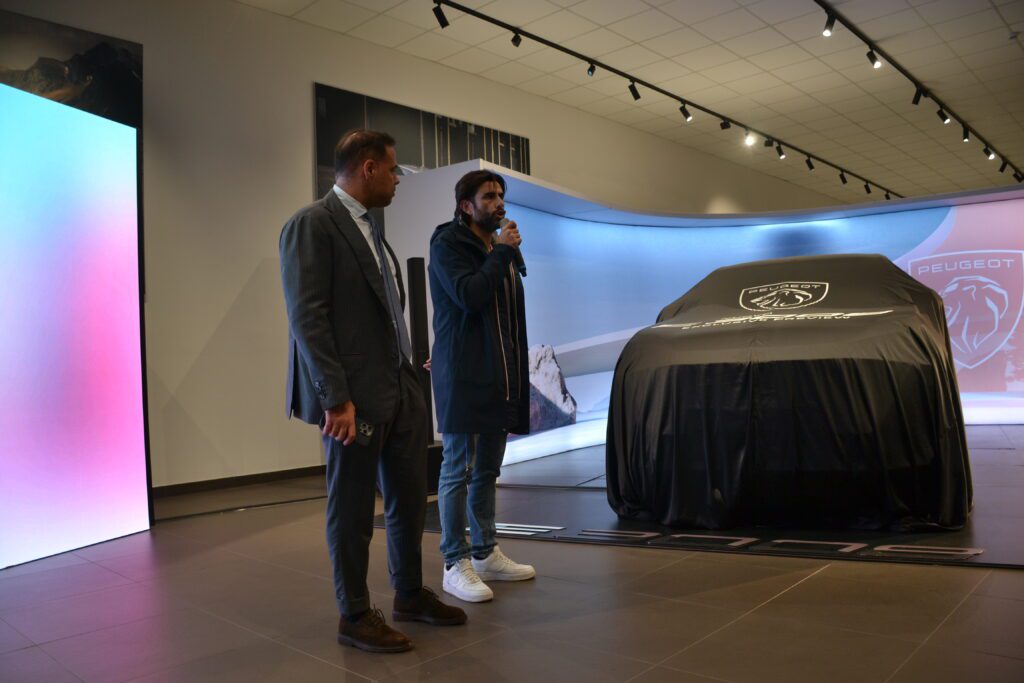 Preview Nuovo Peugeot E-3008 Autouno Casoria Napoli