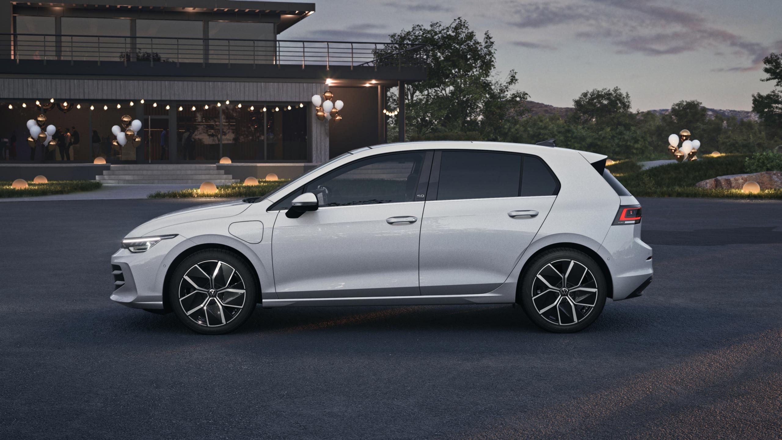 Volkswagen Nuova Golf 50 Years Napoli. 50 anni di un'icona.