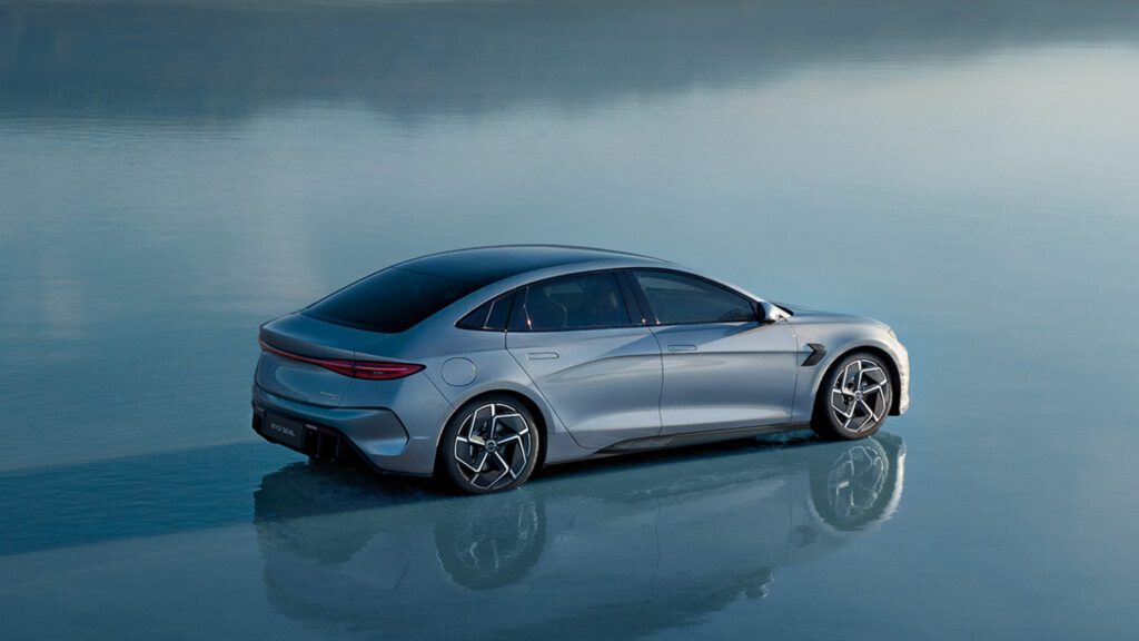 byd seal napoli esterno