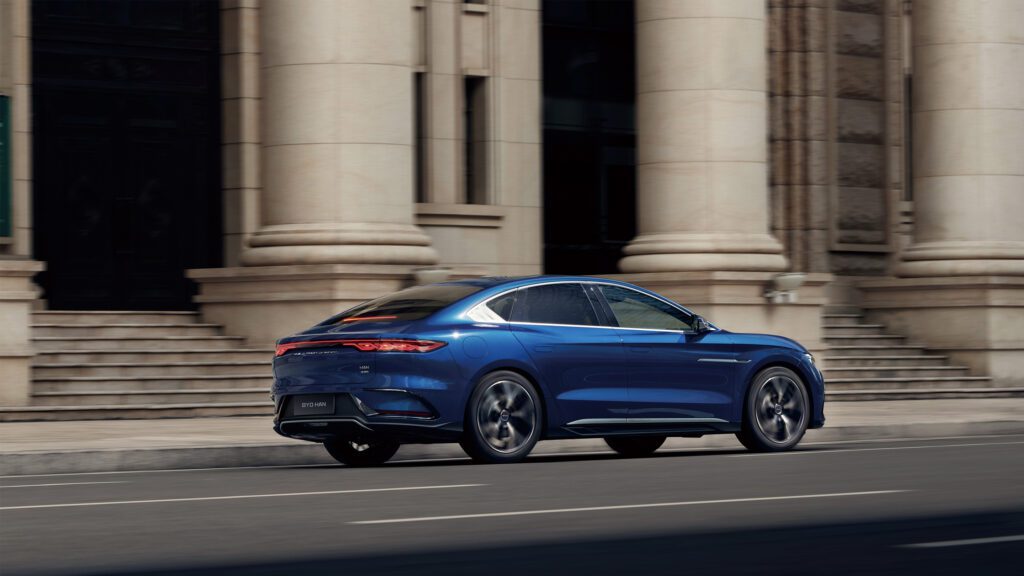 byd han napoli esterno