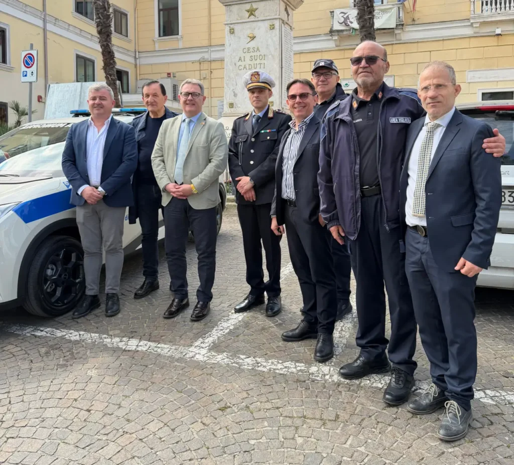 Autouno Comune di Cesa Polizia Municipale Enzo Guida BYD Dolphin Surf