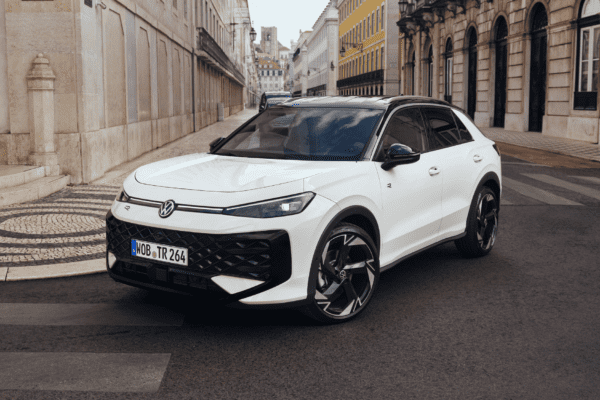 Nuovo Volkswagen T-Roc: quando il parcheggio diventa ‘smart’